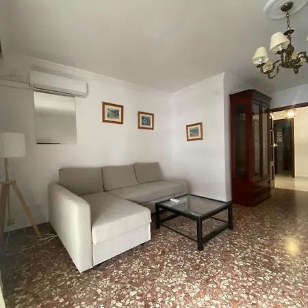 Funcional Piso 4 Frente A Santa Justa *